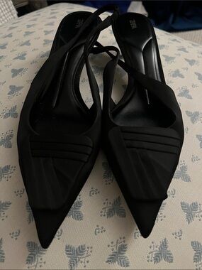 Zara Black Pointed Slingback Pumps with Strap Detail
